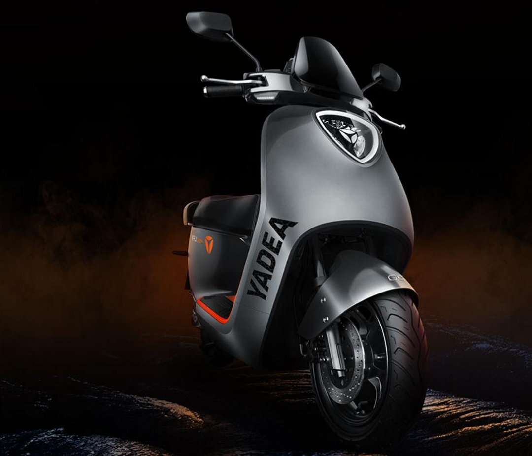 雅迪G100PRO高速电摩评测：搭载2400W轮毂电机，时速可达70km/h