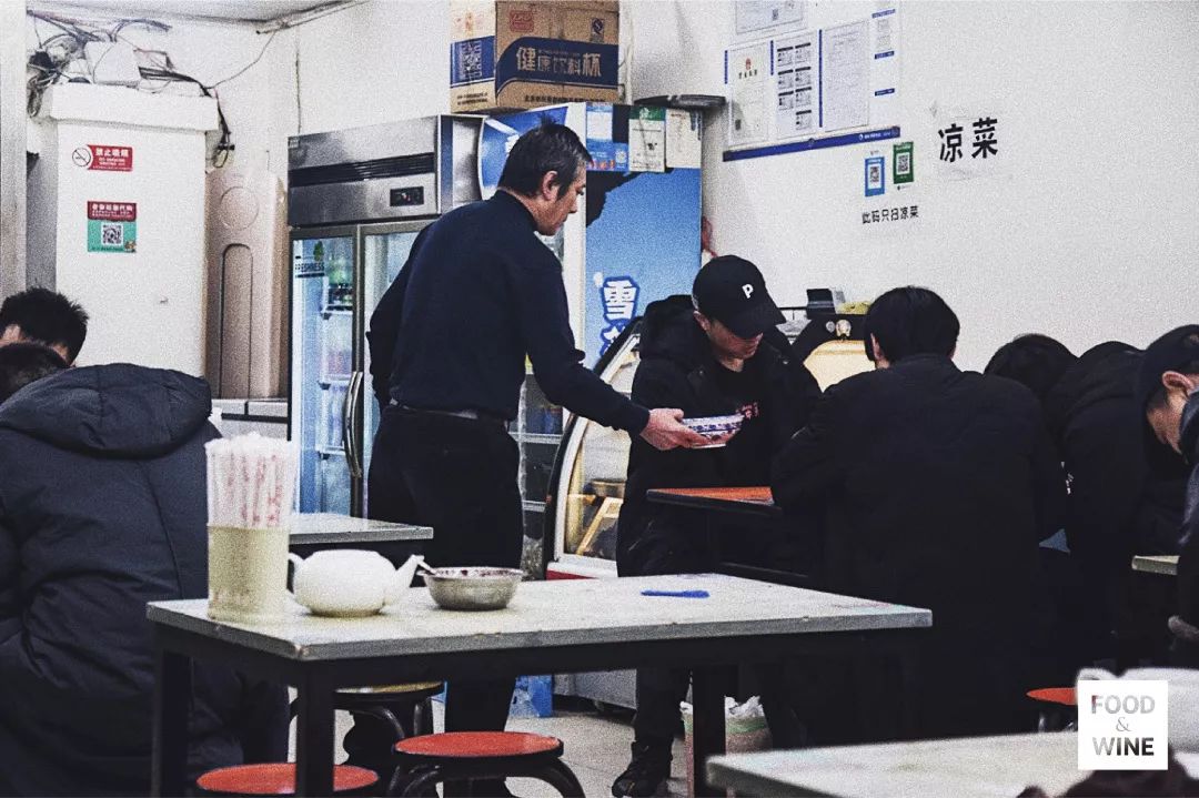 老张拉面馆的优越感消失了吗？或者说，它有过优越感吗？