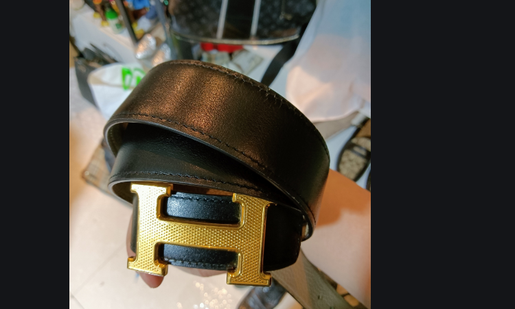 菲拉格慕皮带打孔去哪里