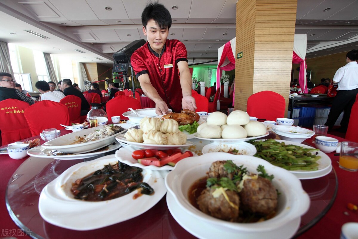 加盟连锁餐饮赚钱就容易？只投钱无需经验很快回本，有这便宜事？