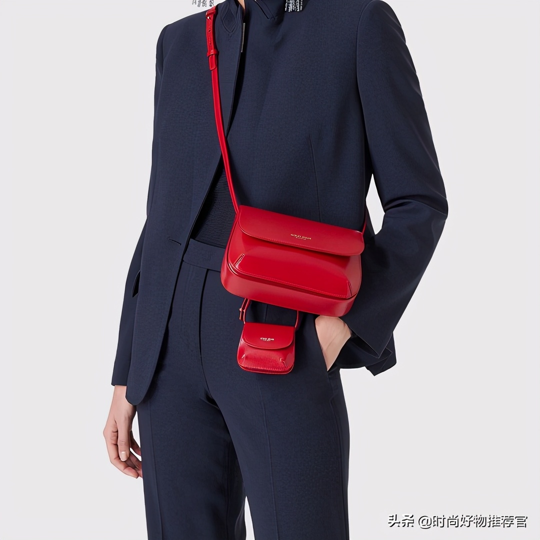 Armani新包 | 浪漫丁香紫、科幻镜面银、黑粉迷彩图案