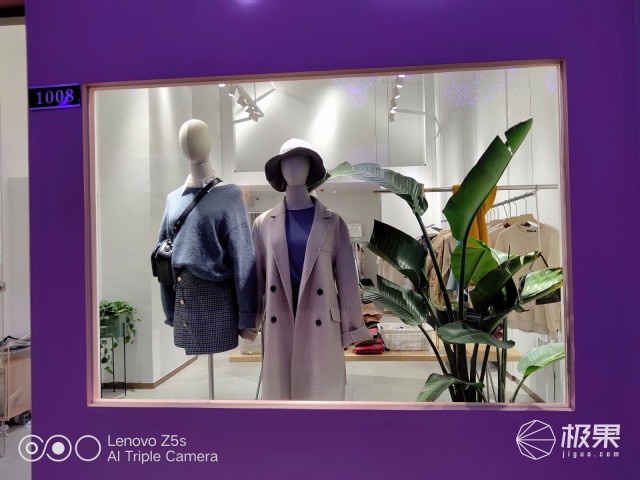 联想Z5s全面屏体验：三摄加持拍照很强，性价比十足！