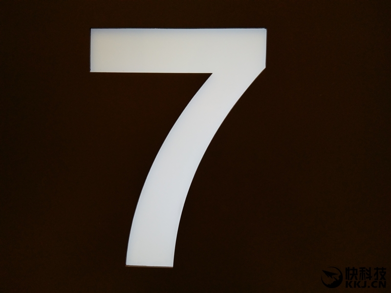 自拍残暴！最火国产智能手机vivo X7深度评测：2498元