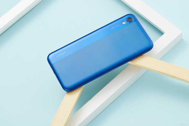 荣耀畅玩8评测：颜值与轻巧并重，深度定制系统易用