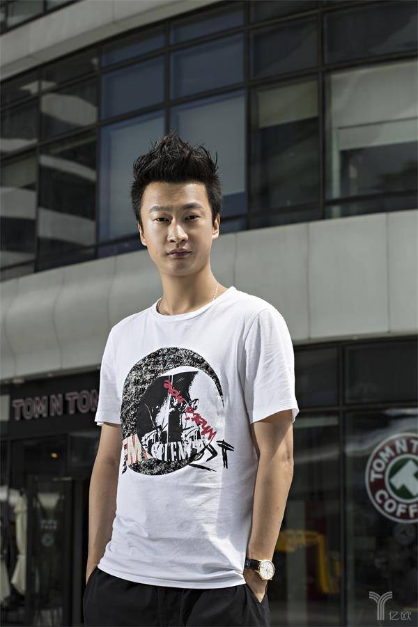 曲博：叫个鸭子是扇窗，头煮香打开餐饮之门