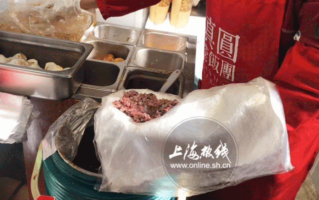 这家店在上海滩开了27年，做到粢饭团届的流量C位，不靠回忆和情怀