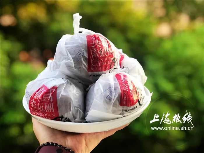 这家店在上海滩开了27年，做到粢饭团届的流量C位，不靠回忆和情怀