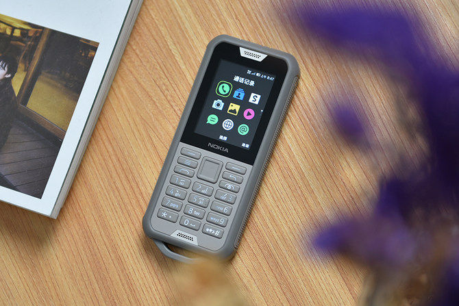 军工标准三防手机 诺基亚800仅售899元