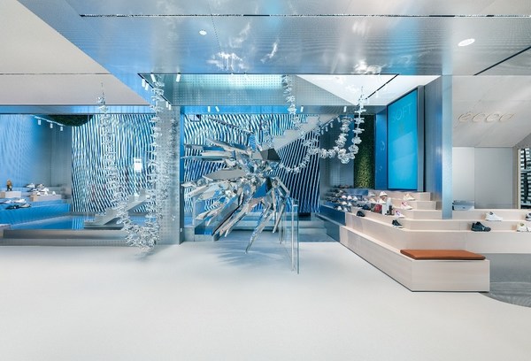 ECCO首家全球旗舰店正式开业 携手倪妮踏上觅境之“履”