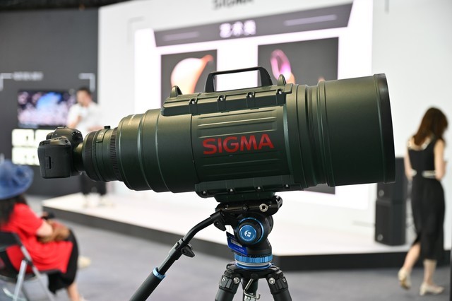 能换个别墅或超跑 揭秘10支价格超昂贵的镜头