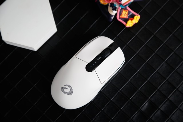 达尔优三模无线充电鼠标A900评测：快充、三模、轻量化 全能型无线鼠标