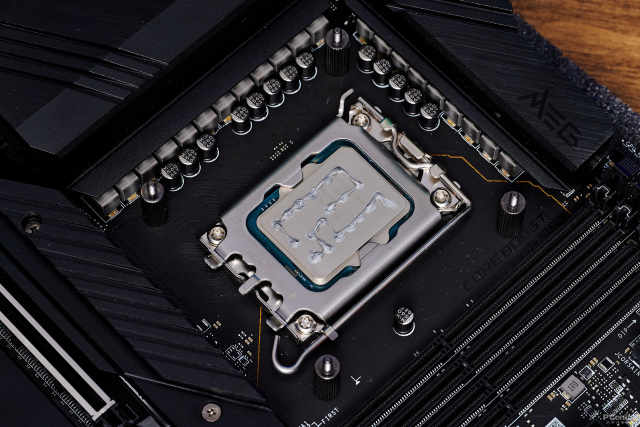 酷冷至尊炎神P360评测：i9-12900K火力全开的制胜秘诀