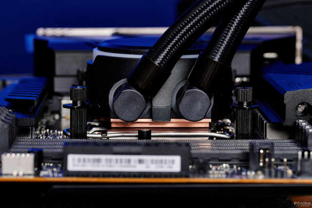 酷冷至尊炎神P360评测：i9-12900K火力全开的制胜秘诀