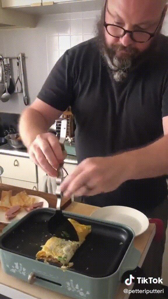 煎饼果子为啥这么火？4000万TikTok网友沉迷围观摊煎饼：馋哭了