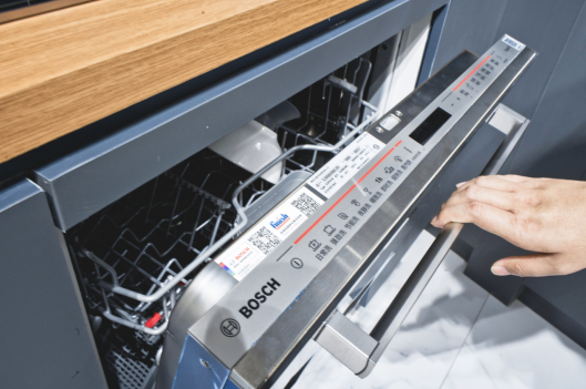 博世6系嵌入式洗碗机体验：五口之家餐具清洗一机搞定，“净”享餐后欢乐时光