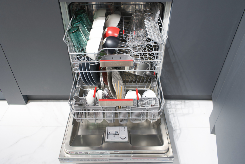 博世6系嵌入式洗碗机体验：五口之家餐具清洗一机搞定，“净”享餐后欢乐时光