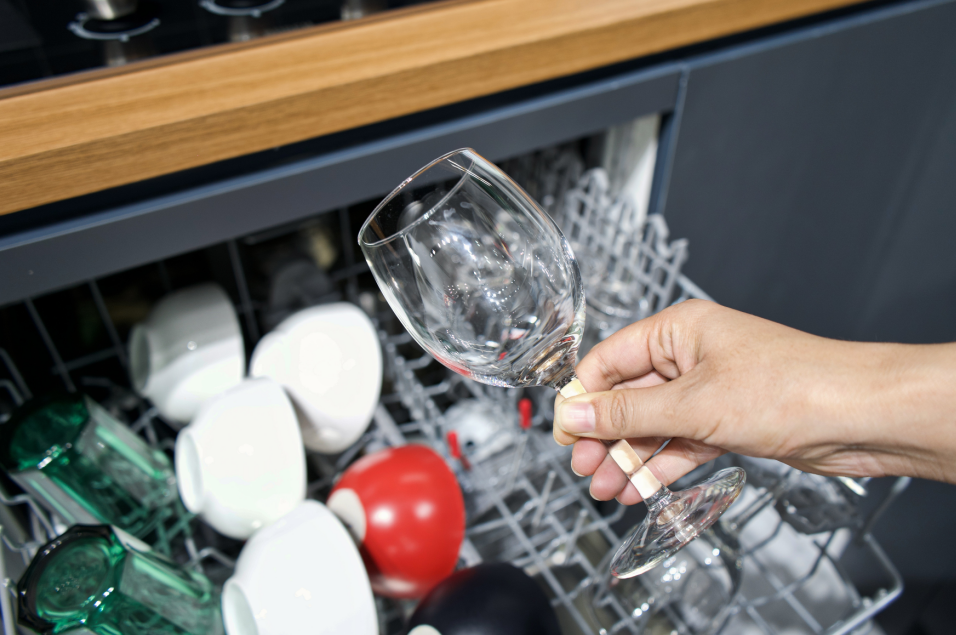 博世6系嵌入式洗碗机体验：五口之家餐具清洗一机搞定，“净”享餐后欢乐时光