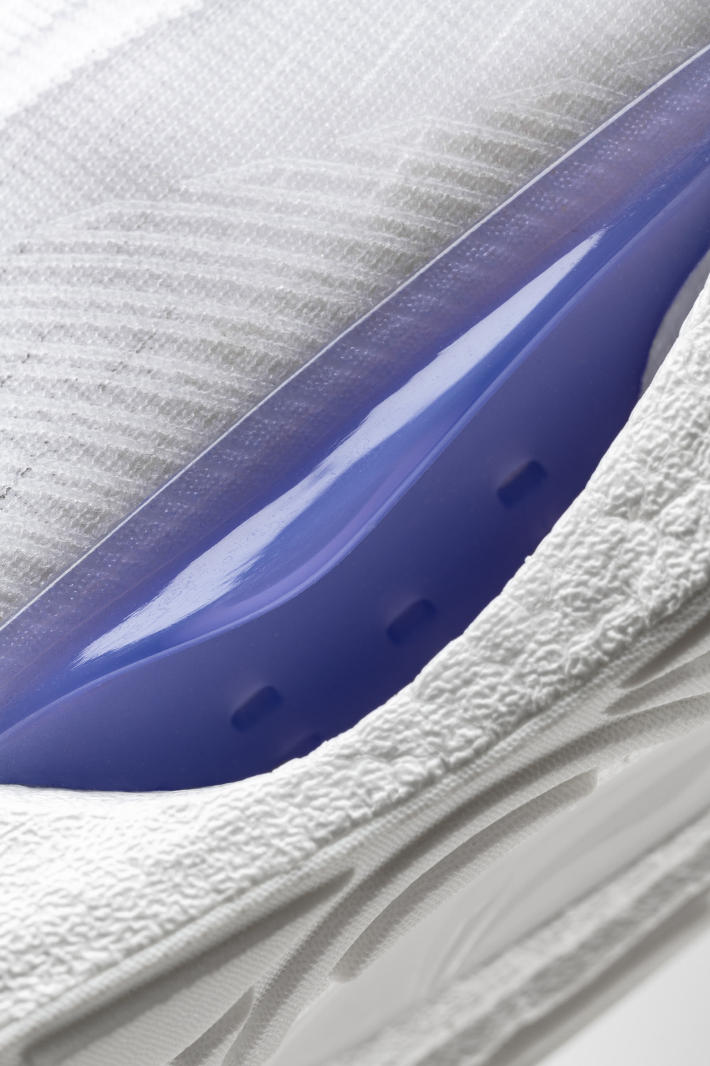 更轻更弹还耐脏！火了一年的李宁超轻跑鞋又升级了