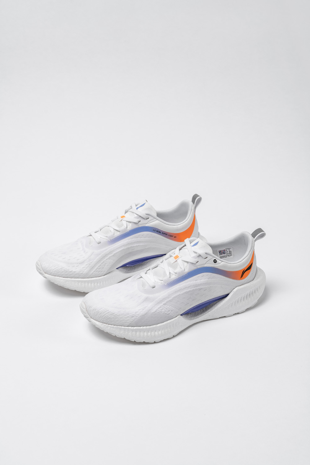 更轻更弹还耐脏！火了一年的李宁超轻跑鞋又升级了