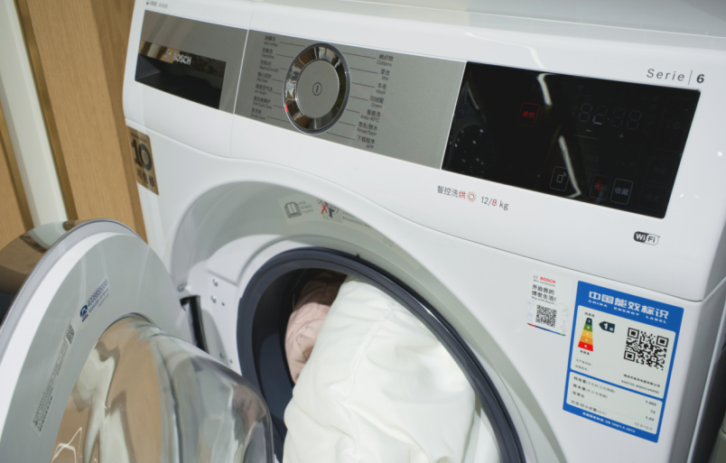 博世净痕系列12kg/8kg洗干一体机体验：超大洗烘容量，一家人健康无忧