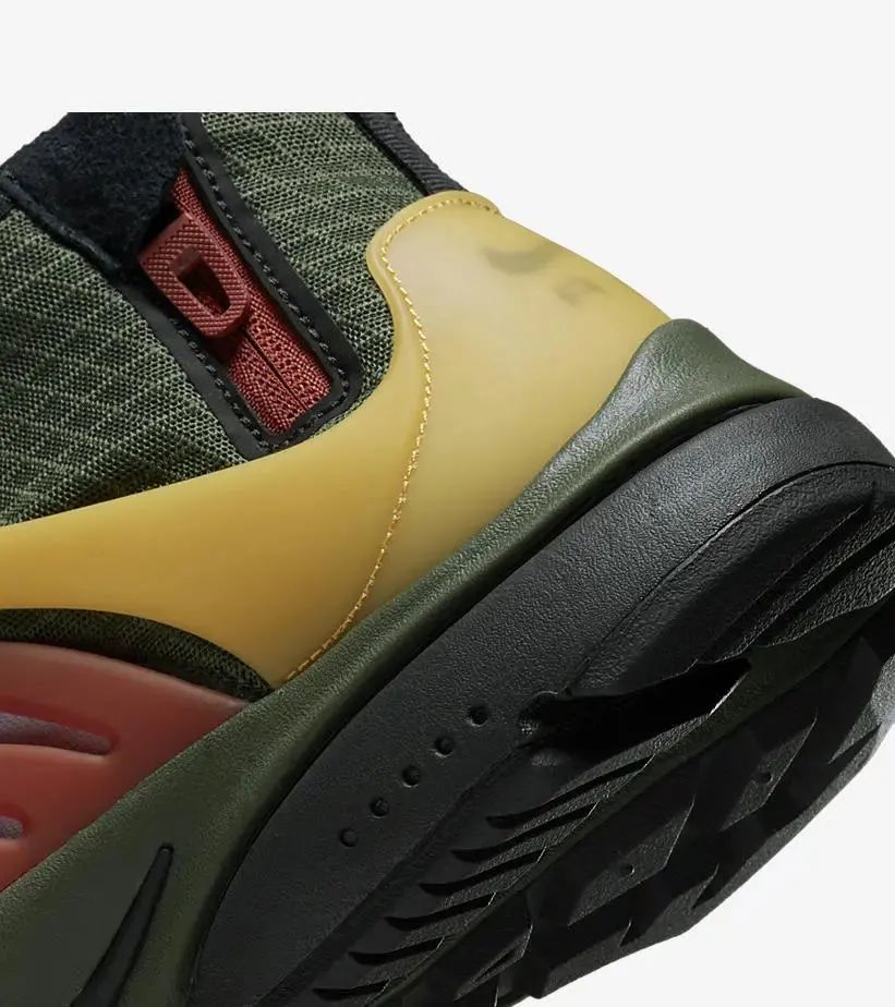 必入款 +1！Nike「星战」配色新鞋官图曝光