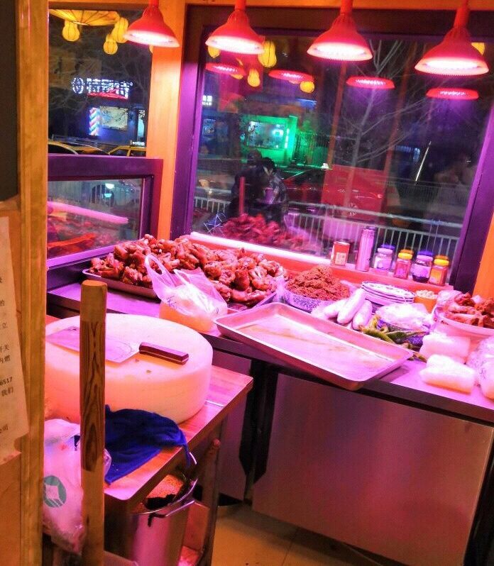 乌鲁木齐这几家餐厅，卤猪蹄香得过分了！