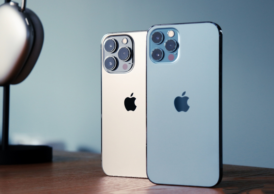 安卓“续航之王”诞生，5小时测试下，电量仅比苹果13ProMax少2%