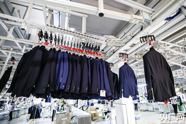雅戈尔：一件衬衫卖出16亿，投1亿造工厂，中国最赚钱的男装品牌
