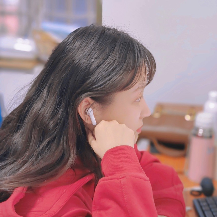 荣耀亲选Earbuds X2上手体验：半入耳很舒服