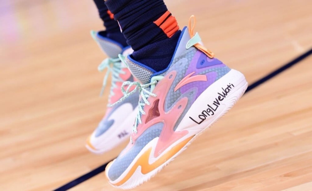 新品！李宁新板鞋好帅，匹克大三角好喜庆，安踏新科技超越李宁？