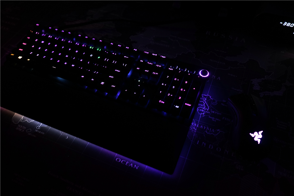 雷蛇猎魂光蛛V2模拟光轴键盘体验，不止随意调整触发键程