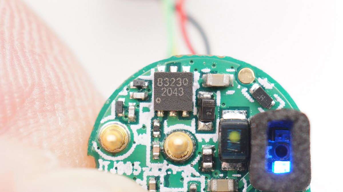 拆解报告：Motorola摩托罗拉 MOTO BUDS 120真无线耳机