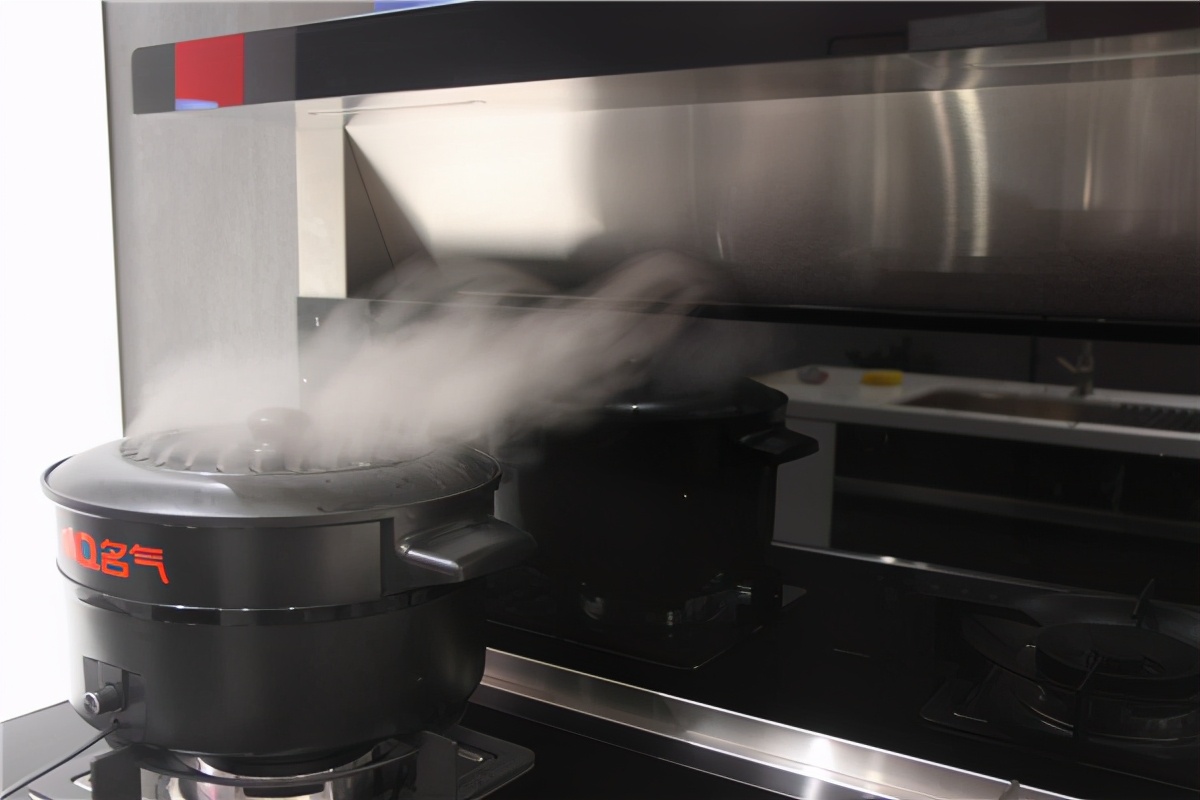 名气集成灶FT12A测评：以一敌八，做厨房中的猛将