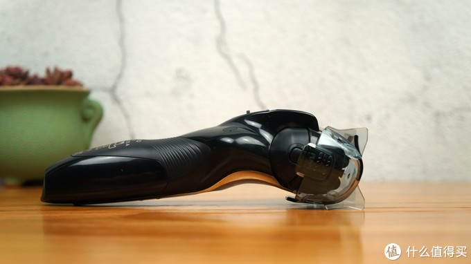 今年34岁，是我用过的体验最好的电动剃须刀--松下朗达系列体验