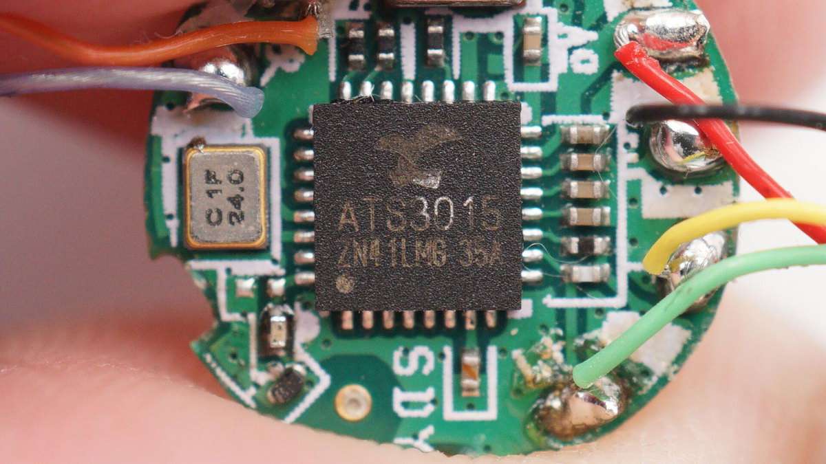 拆解报告：Motorola摩托罗拉 MOTO BUDS 120真无线耳机