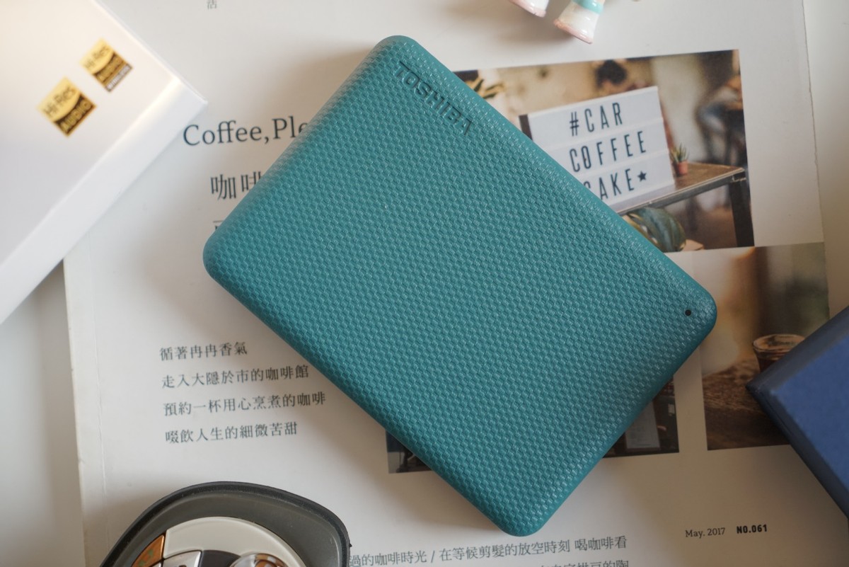 色彩丰富、存储安全：东芝移动硬盘V10评测