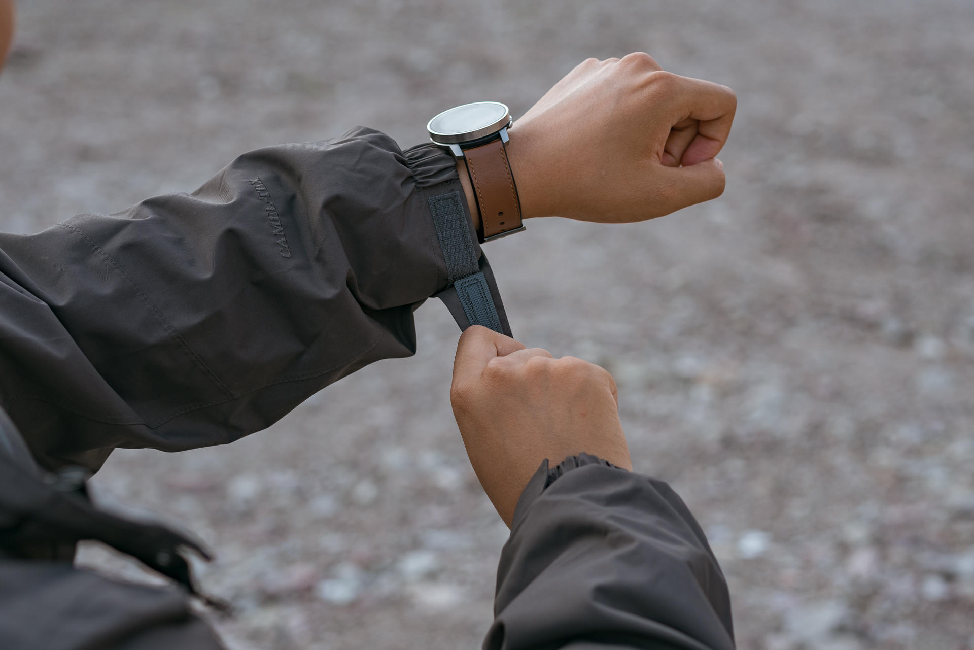 防风又防雨，出门还保暖！CAMEL骆驼冲锋衣体验