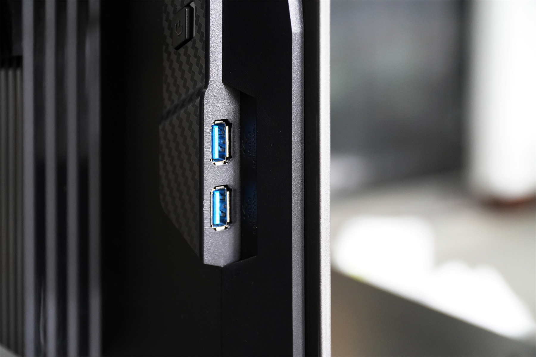 创维G90 OLED显示器评测，一键开启双系统，显示效果起飞