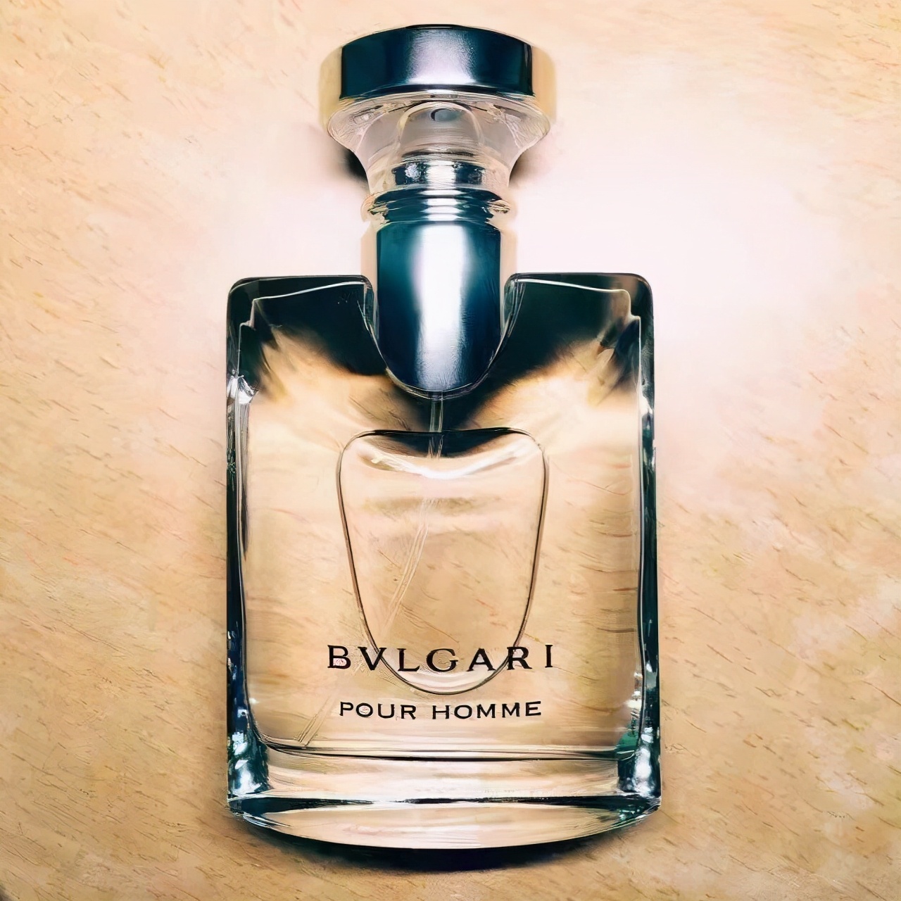 宝格丽大吉岭茶香水，温暖木质男友香就是初恋的味道