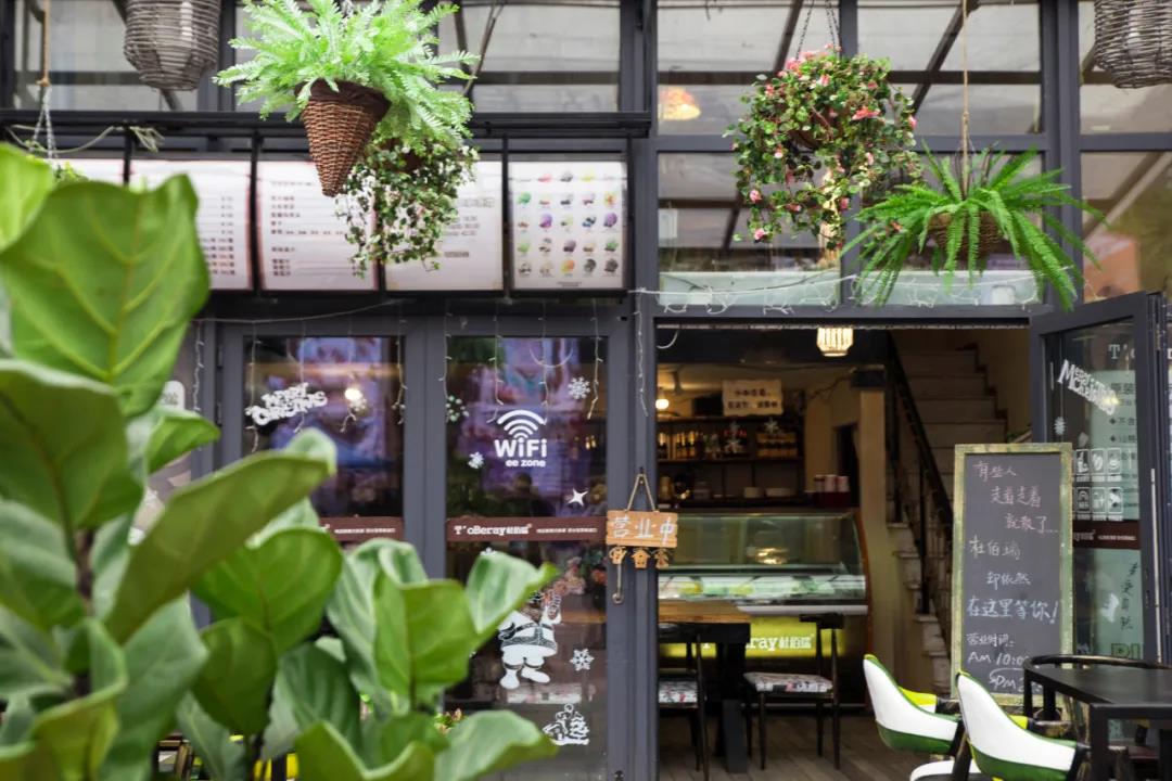 靠自黑出圈，茶颜悦色还有机会吗？