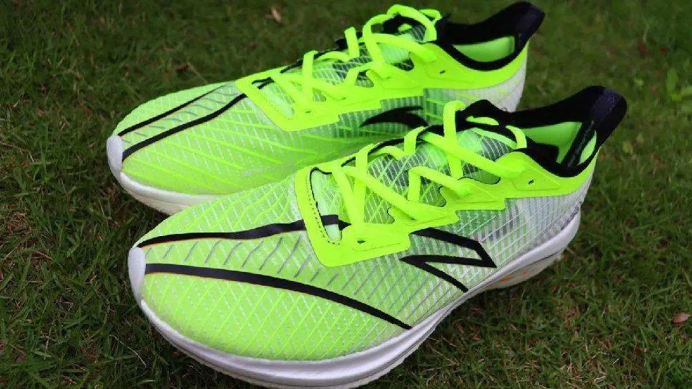 新品！李宁新板鞋好帅，匹克大三角好喜庆，安踏新科技超越李宁？