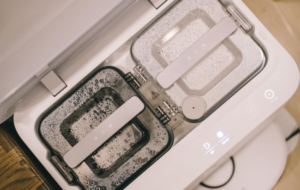 扫拖洗烘，一步到位：美的智能扫拖机器人W11体验