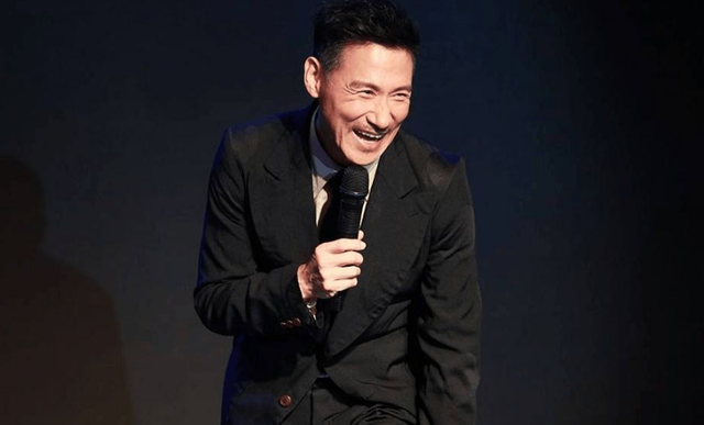 出手大方！网传张学友花108万在观音像莲花座上刻字，保家人平安