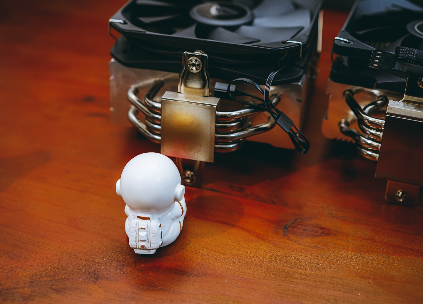 三款百元级铜底散热器横测：销量高的性能就一定强？