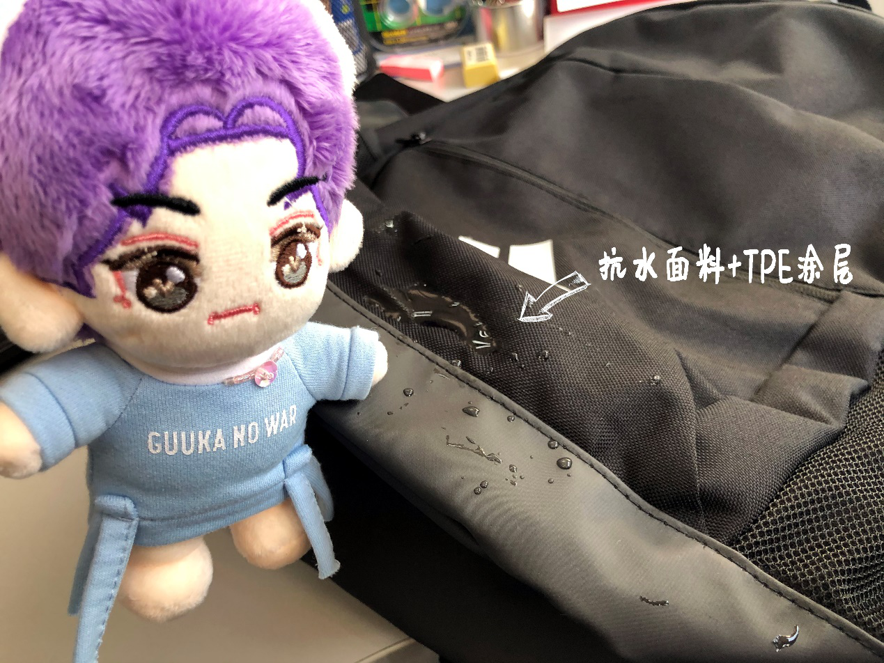 Adidas的学生必buy双肩包：冬天解放双手的秘密