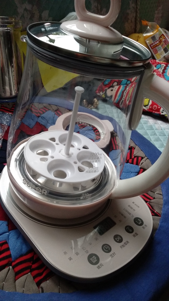 苏泊尔养生壶，可以集蒸蛋，烧水，煮粥，煮鸡蛋，熬汤于一体