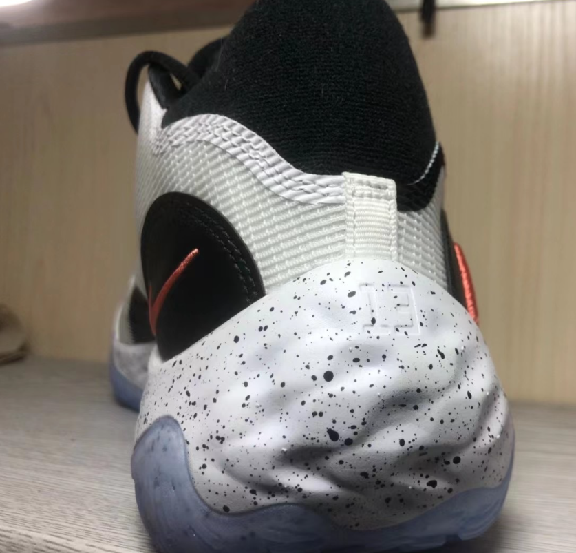 新品合集！李宁虎年鞋款超惊喜，安踏CNY产品素雅，PG6代没救了？