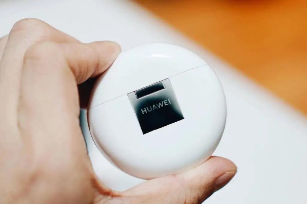 华为FreeBuds3测评体验：小巧轻盈，佩戴舒适