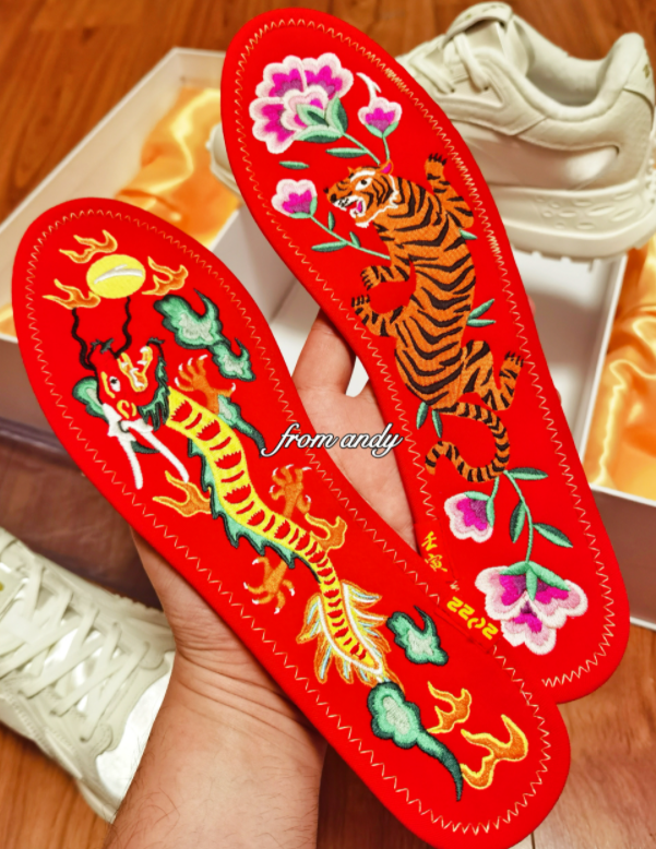 新品合集！李宁虎年鞋款超惊喜，安踏CNY产品素雅，PG6代没救了？