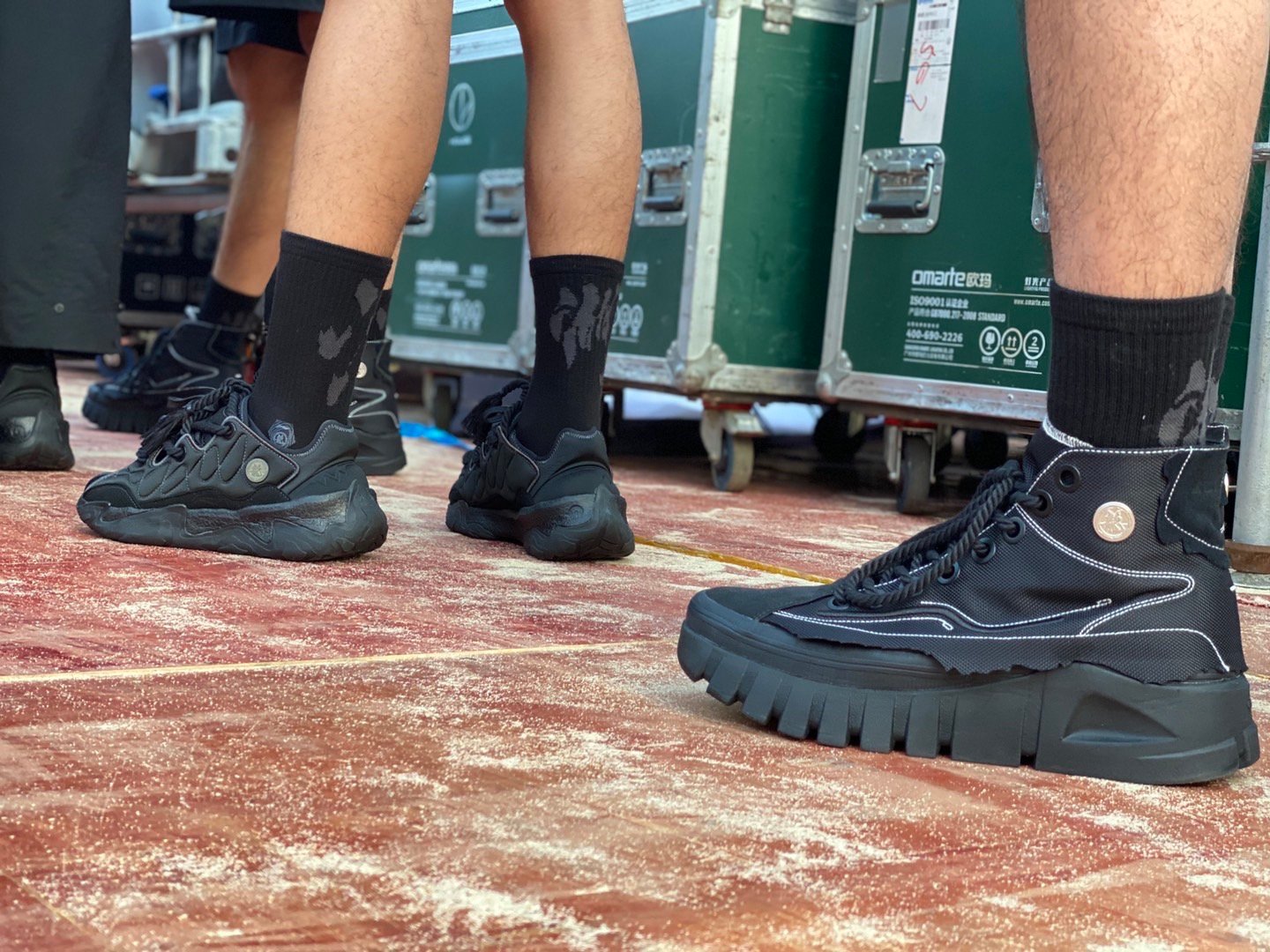 李宁又去走秀了！韦德9代休闲版曝光，烈骏6代来袭，产品很惊艳